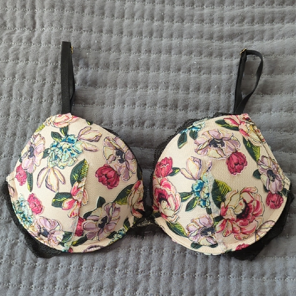 Victoria's Secret Embroidered Floral Very Sexy Pushup Bra 34c